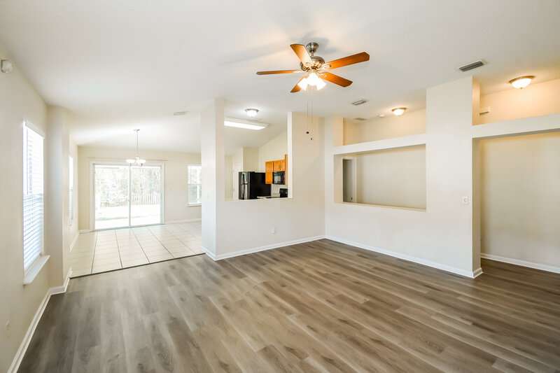 1,780/Mo, 12753 Daylight Trl Jacksonville, FL 32218 Living Room View 2