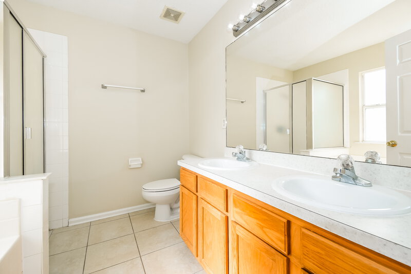 1,780/Mo, 12753 Daylight Trl Jacksonville, FL 32218 Main Bathroom View