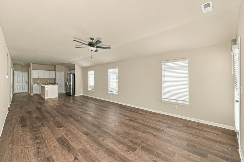 2,450/Mo, 843 N Pear St Gardner, KS 66030 Family Room View 2
