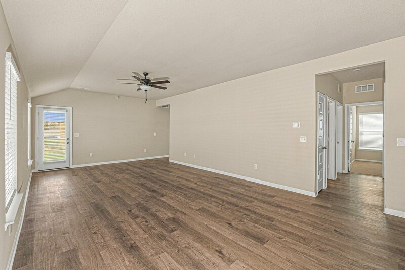 2,450/Mo, 843 N Pear St Gardner, KS 66030 Family Room View 3
