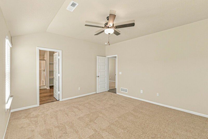 2,450/Mo, 843 N Pear St Gardner, KS 66030 Primary Bedroom View