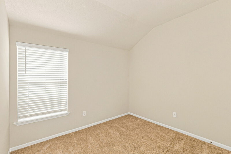 2,450/Mo, 843 N Pear St Gardner, KS 66030 Bedroom View 3