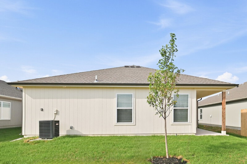 2,450/Mo, 843 N Pear St Gardner, KS 66030 Rear View
