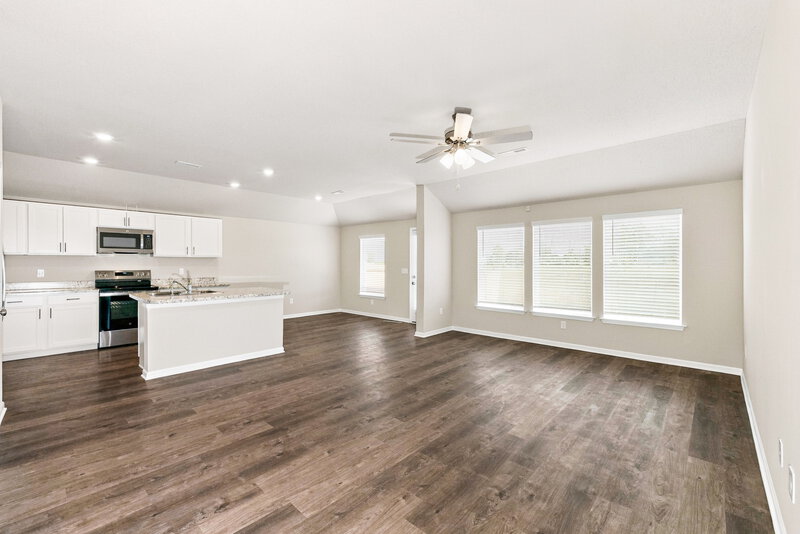 2,480/Mo, 851 N Pear St Gardner, KS 66030 Living Room View 3