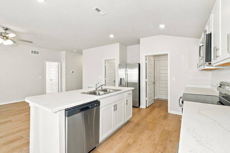 2,300/Mo, 827 N Pear St Gardner, KS 66030 Kitchen View 3