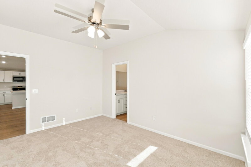2,300/Mo, 827 N Pear St Gardner, KS 66030 Primary Bedroom View
