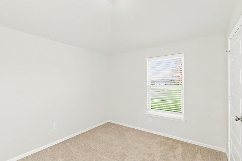 2,300/Mo, 827 N Pear St Gardner, KS 66030 Bedroom View 2