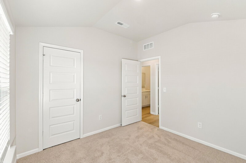 2,300/Mo, 827 N Pear St Gardner, KS 66030 Bedroom View 4