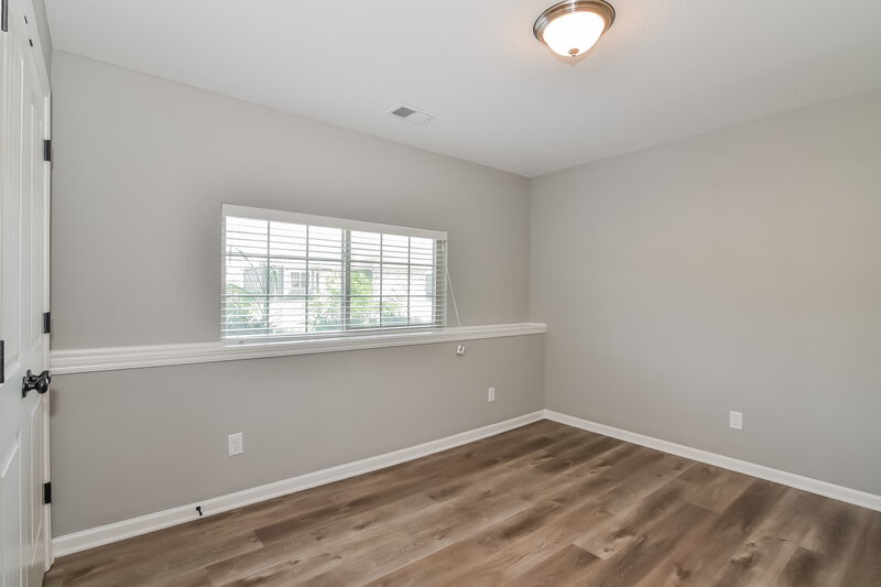 2,275/Mo, 1213 NW Hilltop Ln Grain Valley, MO 64029 Bedroom View