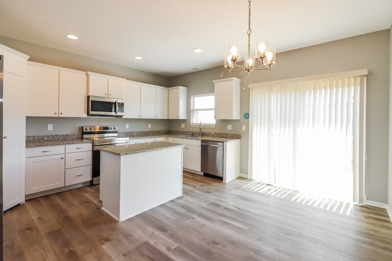 2,100/Mo, 1203 NW Hilltop Ln Grain Valley, MO 64029 Dining Room View