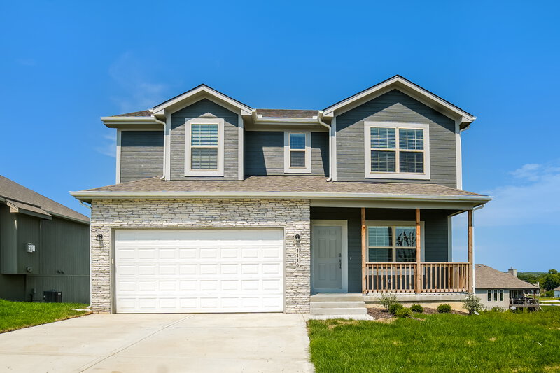 0/Mo, 1110 NW Hilltop Ln Grain Valley, MO 64029 External View