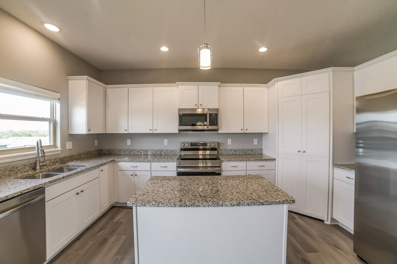 0/Mo, 1200 NW Hilltop Ln Grain Valley, MO 64029 Kitchen View 2