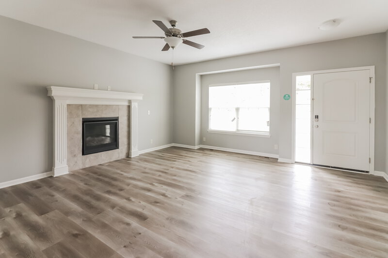 2,185/Mo, 800 Pampas st Pleasant Hill, MO 64080 Living Room View
