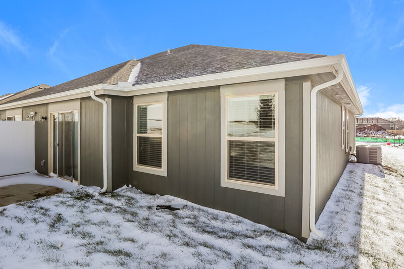 1,445/Mo, 7420 Maybrook Dr Belton, MO 64012 Rear View