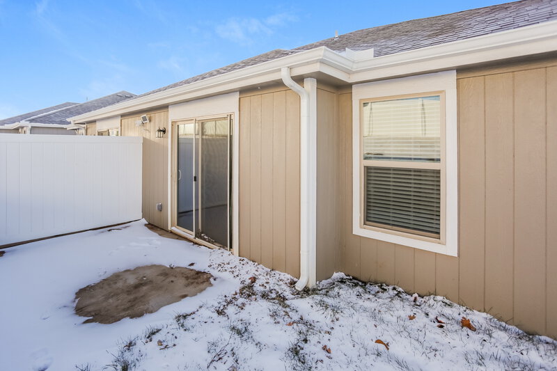 0/Mo, 7430 Maybrook Dr Belton, MO 64012 Rear View