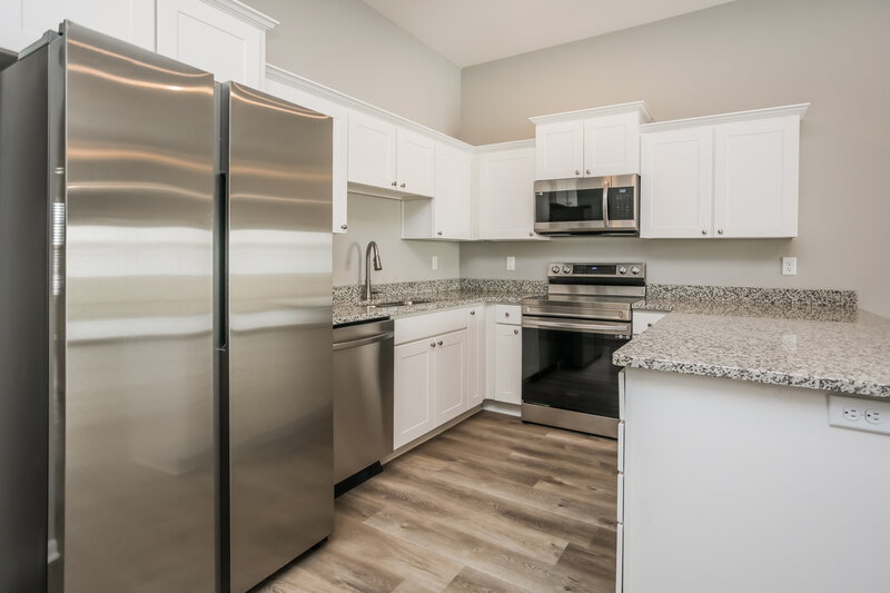 0/Mo, 7441 Maybrook Dr Belton, MO 64012 Kitchen View