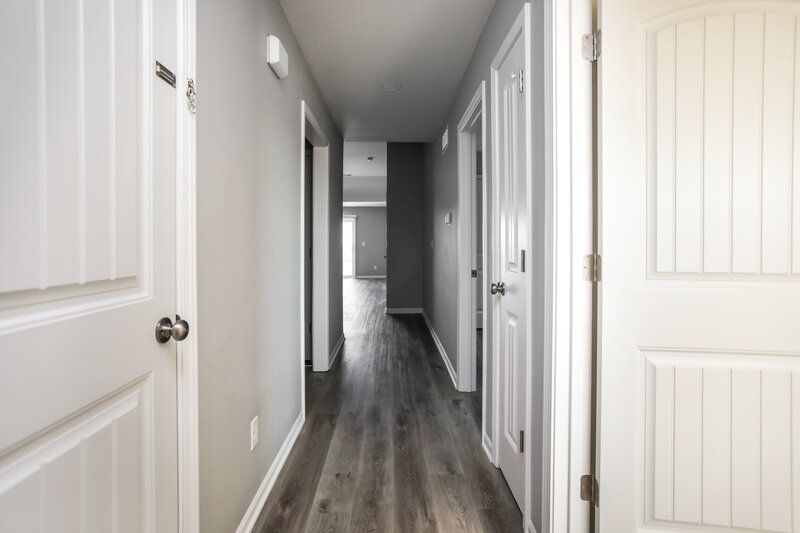 0/Mo, 7472 Maybrook Dr Belton, MO 64012 Foyer View