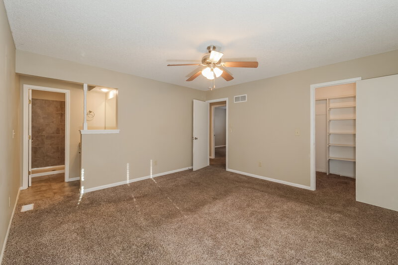 2,405/Mo, 15209 W 125th St Olathe, KS 66062 Main Bedroom View
