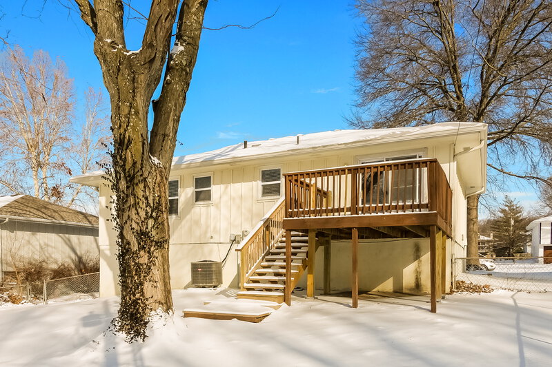 1,725/Mo, 1713 Evergreen St Leavenworth, KS 66048 Rear View 2