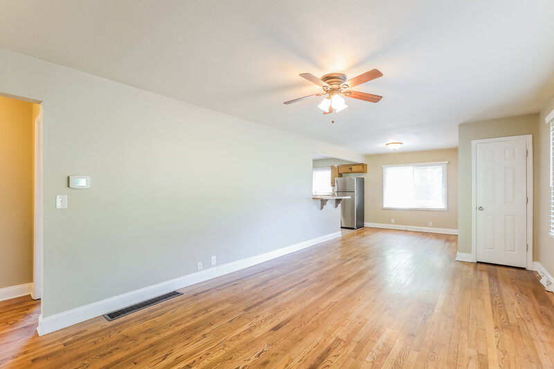 2,060/Mo, 1310 Osage St Leavenworth, KS 66048 Dining Room View