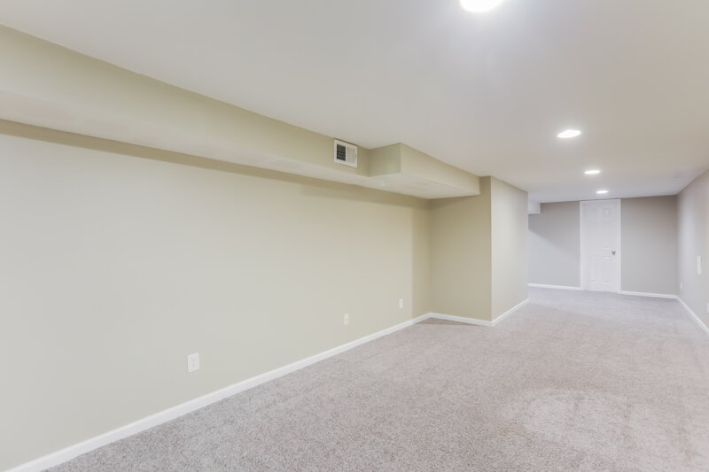 2,060/Mo, 1310 Osage St Leavenworth, KS 66048 Basement View 2