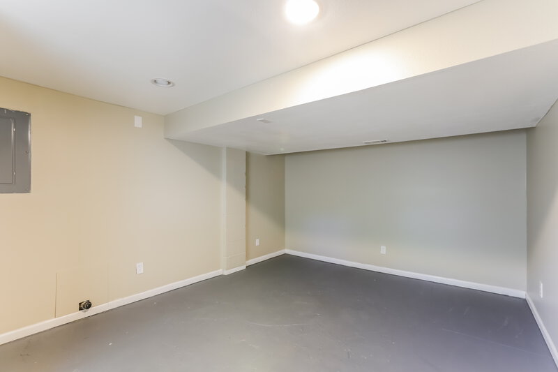 2,060/Mo, 1310 Osage St Leavenworth, KS 66048 Basement View 3