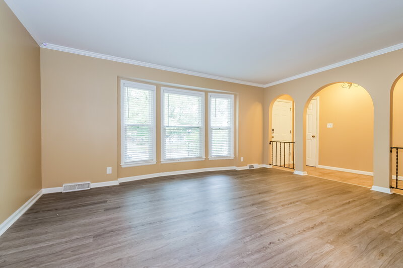 2,625/Mo, 9915 Westgate Ln Lenexa, KS 66215 Living Room View