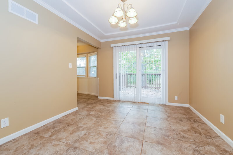 2,625/Mo, 9915 Westgate Ln Lenexa, KS 66215 Dining Room View