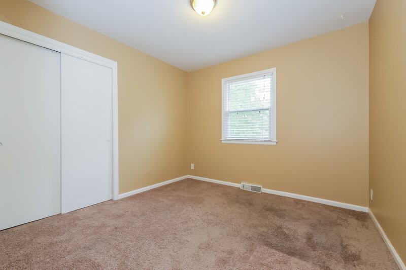 2,625/Mo, 9915 Westgate Ln Lenexa, KS 66215 Bedroom View