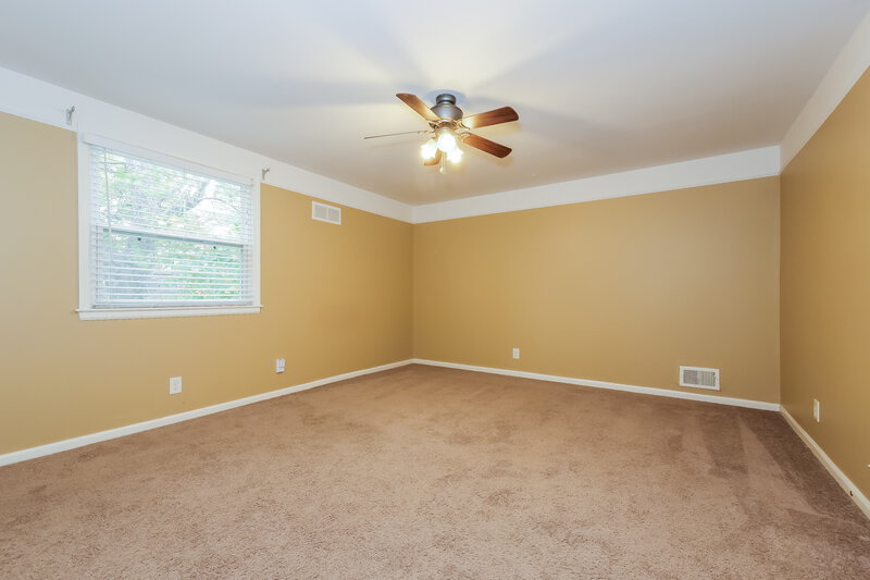 2,625/Mo, 9915 Westgate Ln Lenexa, KS 66215 Bedroom View 2