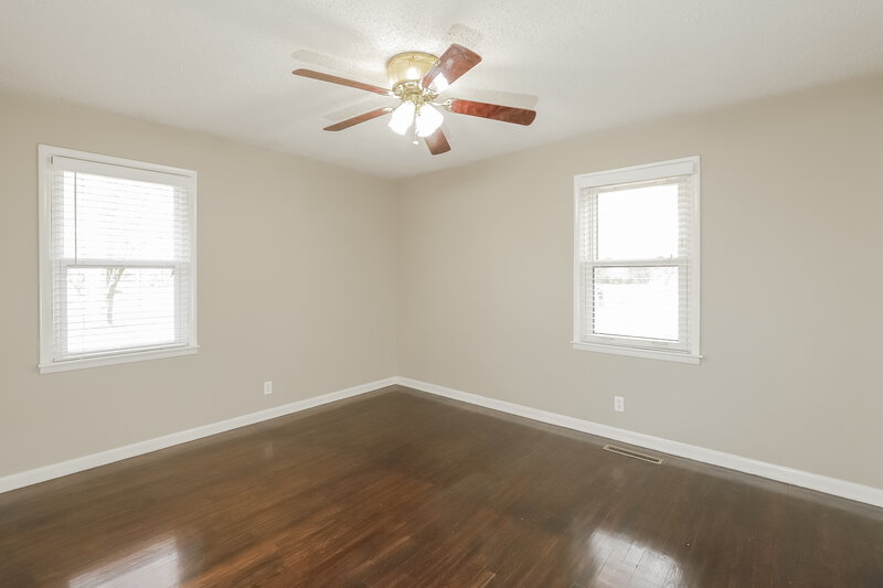 2,050/Mo, 132 Woodland Rd Lansing, KS 66043 Bedroom View 5