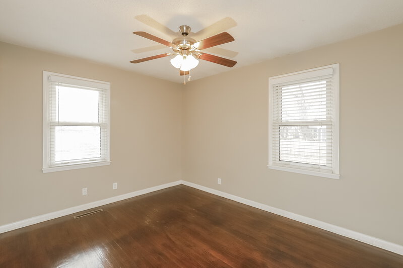 2,050/Mo, 132 Woodland Rd Lansing, KS 66043 Bedroom View 6