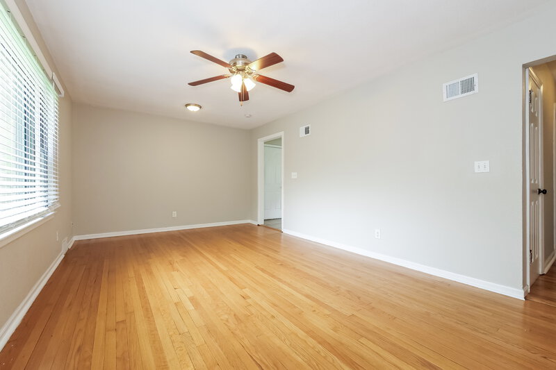 1,525/Mo, 6506 Farrow Ave Kansas City, KS 66104 Living Room View 2