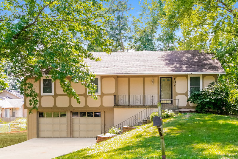 2,145/Mo, 102 Gilbert St Lansing, KS 66043 External View