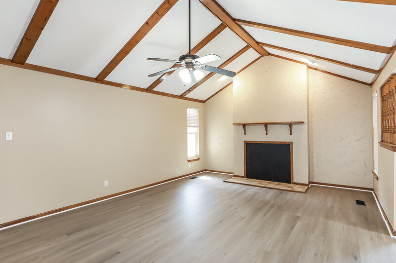2,040/Mo, 102 Gilbert St Lansing, KS 66043 Living Room View