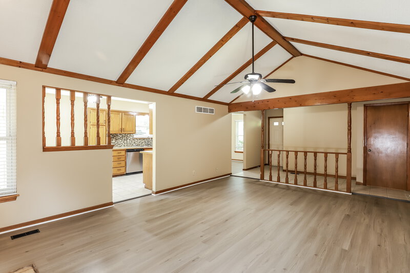 2,040/Mo, 102 Gilbert St Lansing, KS 66043 Living Room View 2