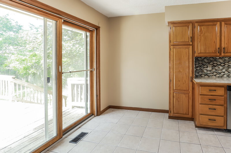 2,040/Mo, 102 Gilbert St Lansing, KS 66043 Kitchen View