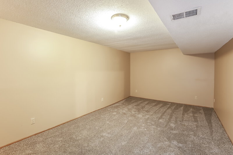 2,040/Mo, 102 Gilbert St Lansing, KS 66043 Bedroom View