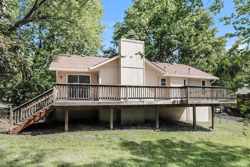 2,040/Mo, 102 Gilbert St Lansing, KS 66043 Rear View