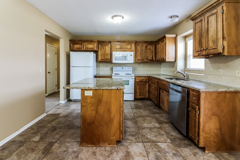 2,005/Mo, 1200 Silver Maple Dr Belton, MO 64012 Kitchen View