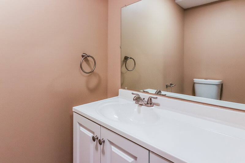 2,005/Mo, 1200 Silver Maple Dr Belton, MO 64012 Bathroom View 2