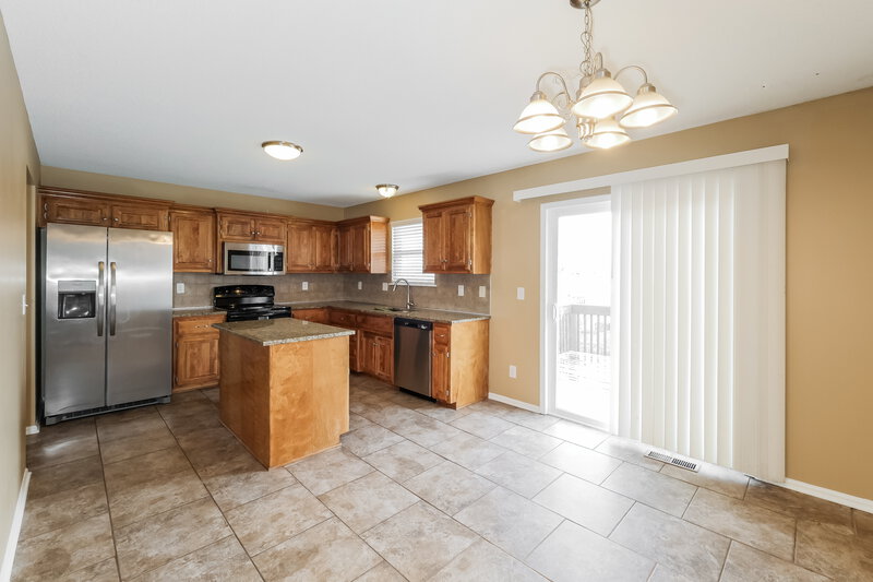 1,975/Mo, 508 Fall Creek Drive Belton, MO 64012 Dining Room View