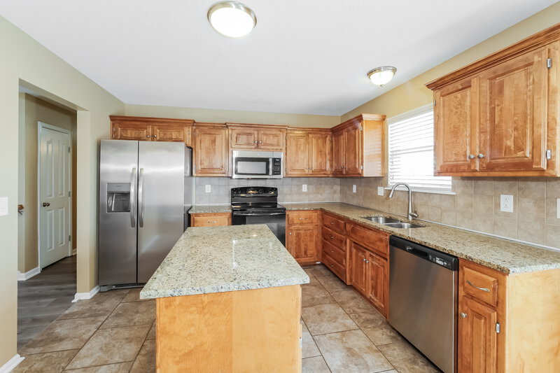 1,975/Mo, 508 Fall Creek Drive Belton, MO 64012 Kitchen View