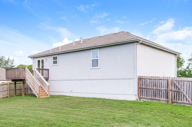 3,130/Mo, 1203 Fall Meadow Ln Belton, MO 64012 Rear View