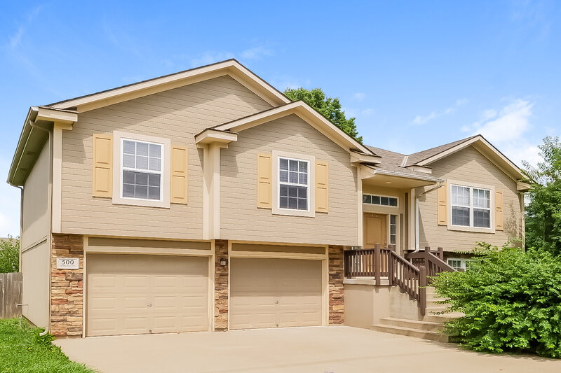 1,995/Mo, 500 Hibiscus Dr Belton, MO 64012 Front View