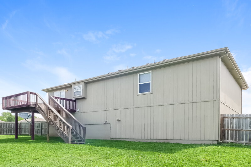 1,995/Mo, 500 Hibiscus Dr Belton, MO 64012 Rear View