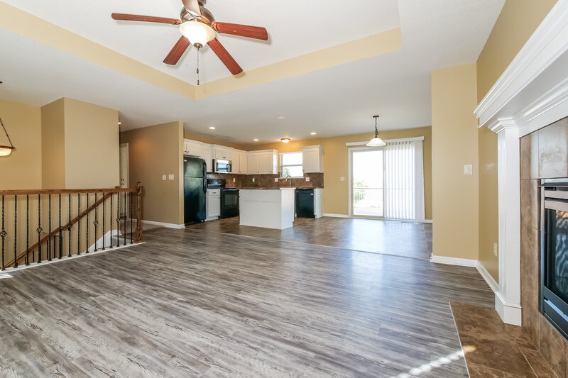 2,140/Mo, 704 Fall Creek Circle Belton, MO 64012 Living Room View 3