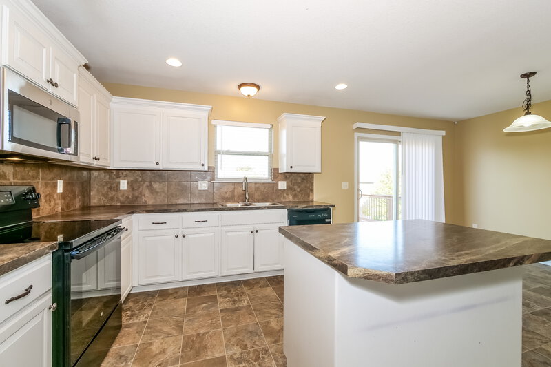 2,140/Mo, 704 Fall Creek Circle Belton, MO 64012 Kitchen View 2