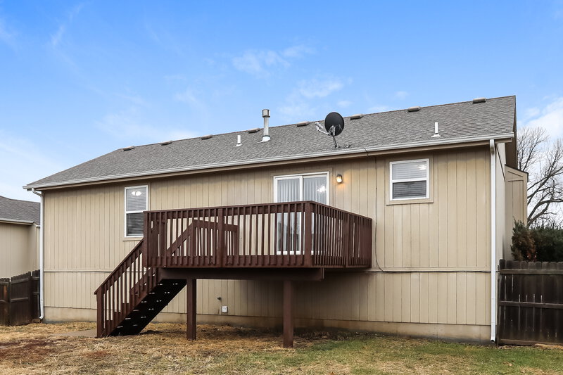 1,815/Mo, 601 Hibiscus Dr Belton, MO 64012 Rear View