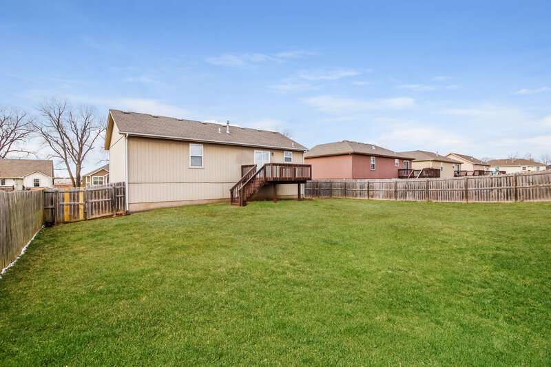 1,815/Mo, 601 Hibiscus Dr Belton, MO 64012 Rear View 3